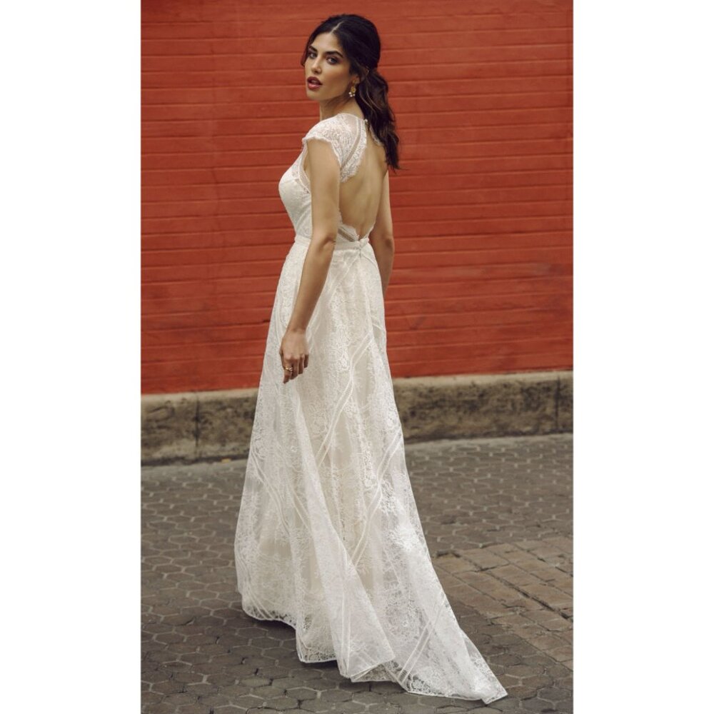 Catherine Deane Natania Ivory White Lace Wedding Dress Size - Picture 3 of 16